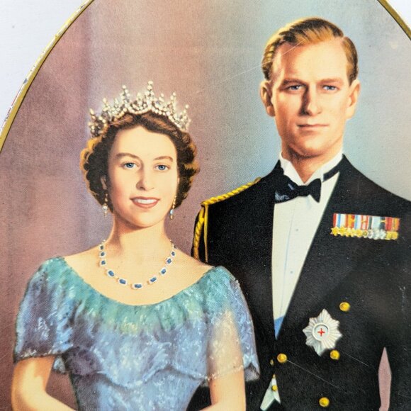 1953 Coronation Souvenir Queen Elizabeth & Prince Philip BISCUIT TIN, Carr & Co - Picture 2 of 13